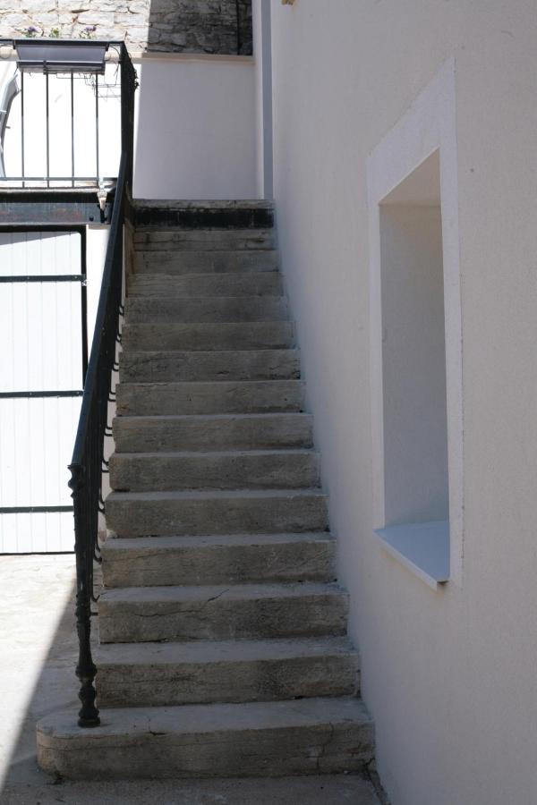 Rully House Apartamento Exterior foto